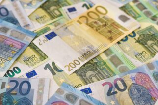 EUR/USD Paritesi 2026 Tahmini: Euro Dolar Karşısında Güçlenecek mi?