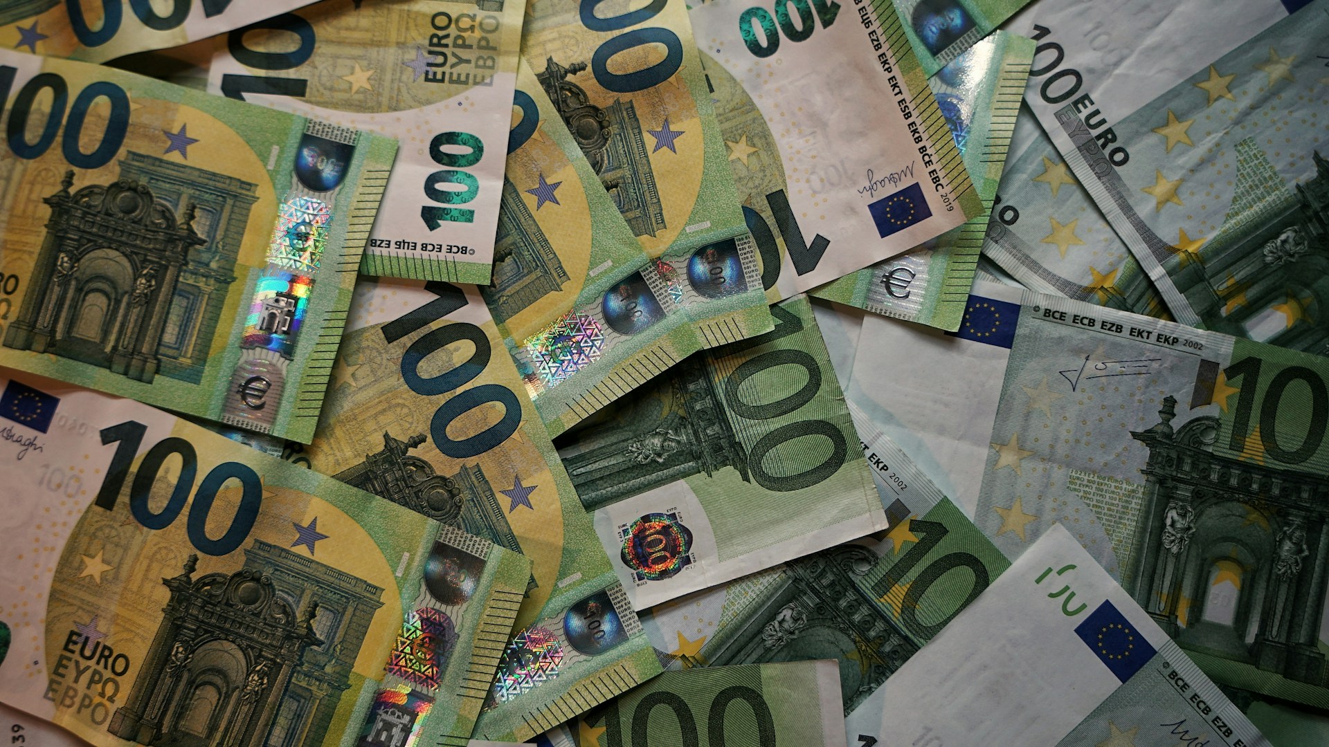 Euro mu Dolar mı? 2026 Tasarruf İçin En İyi Döviz